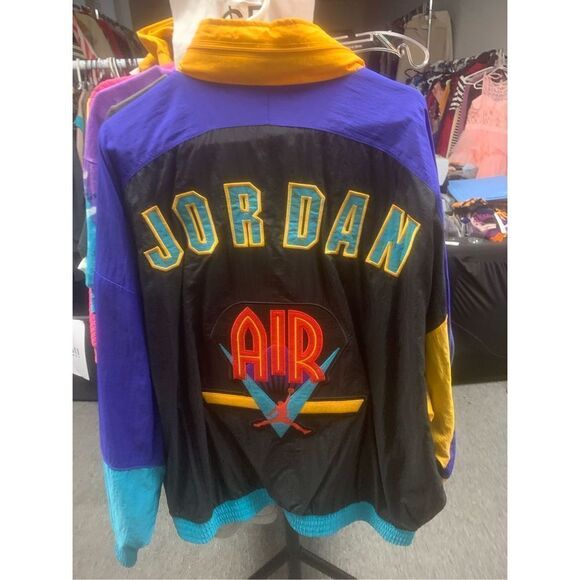 NWT Vintage Styling Jordan Windbreaker - Picture 7 of 11